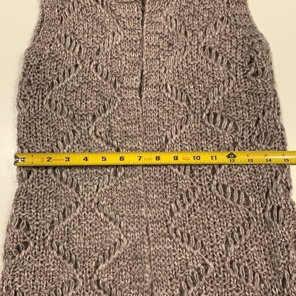 𝅺URBAN Behavior long knitted vest size XS acrylic and wool mix- great condition - Picture 8 of 10